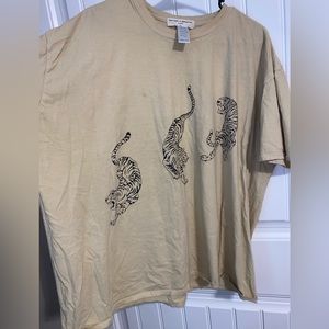 Urban Outfitters tiger tee